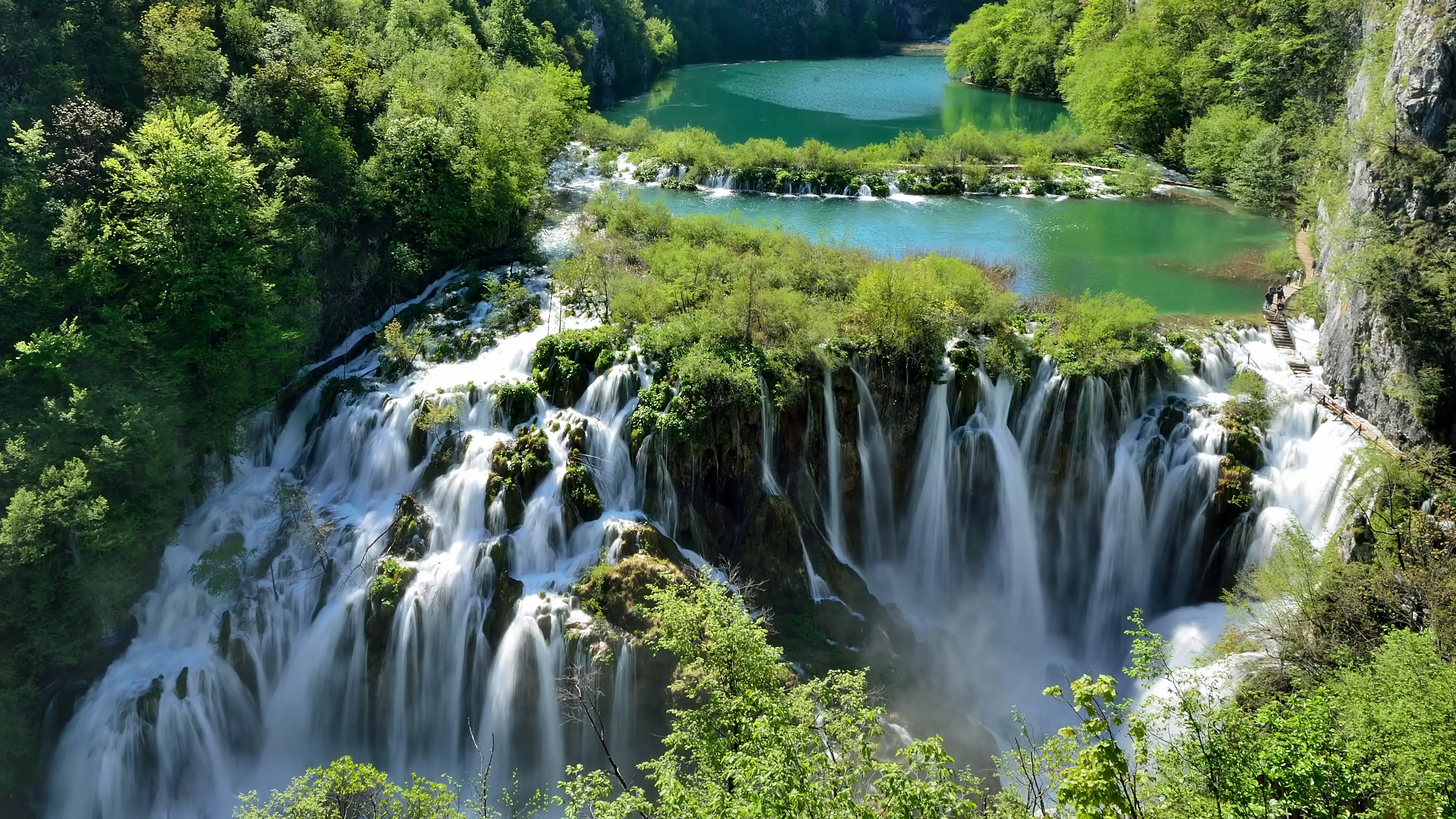 Taxi transfer to Plitvice Lakes, Croatia